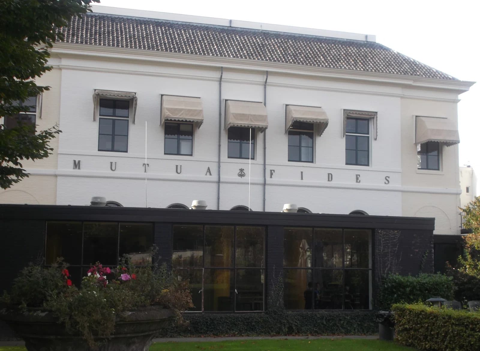 Catholic Comprehensive School, Breul