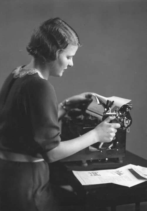 stenotypist