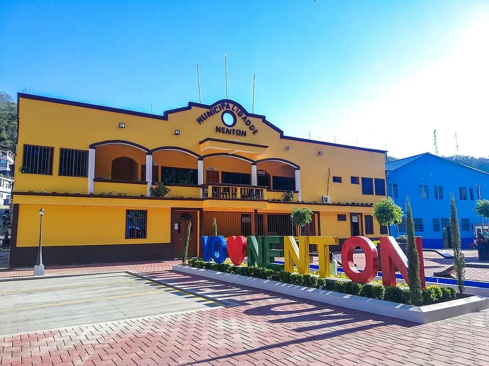 Nentón