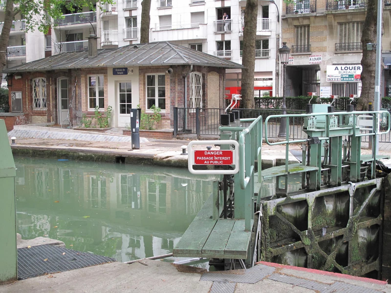 lock keeper