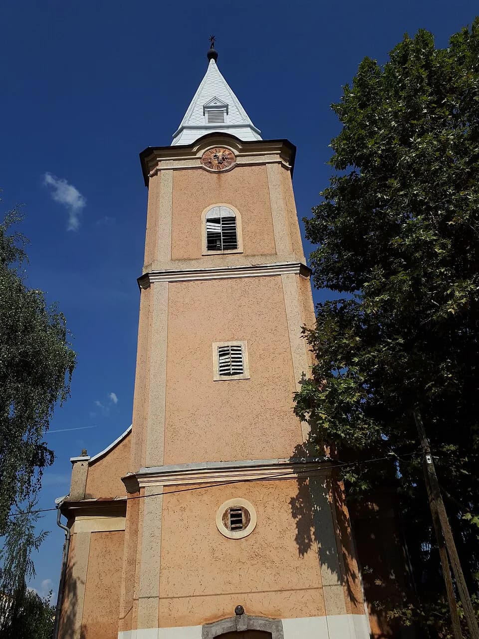 Ároktő
