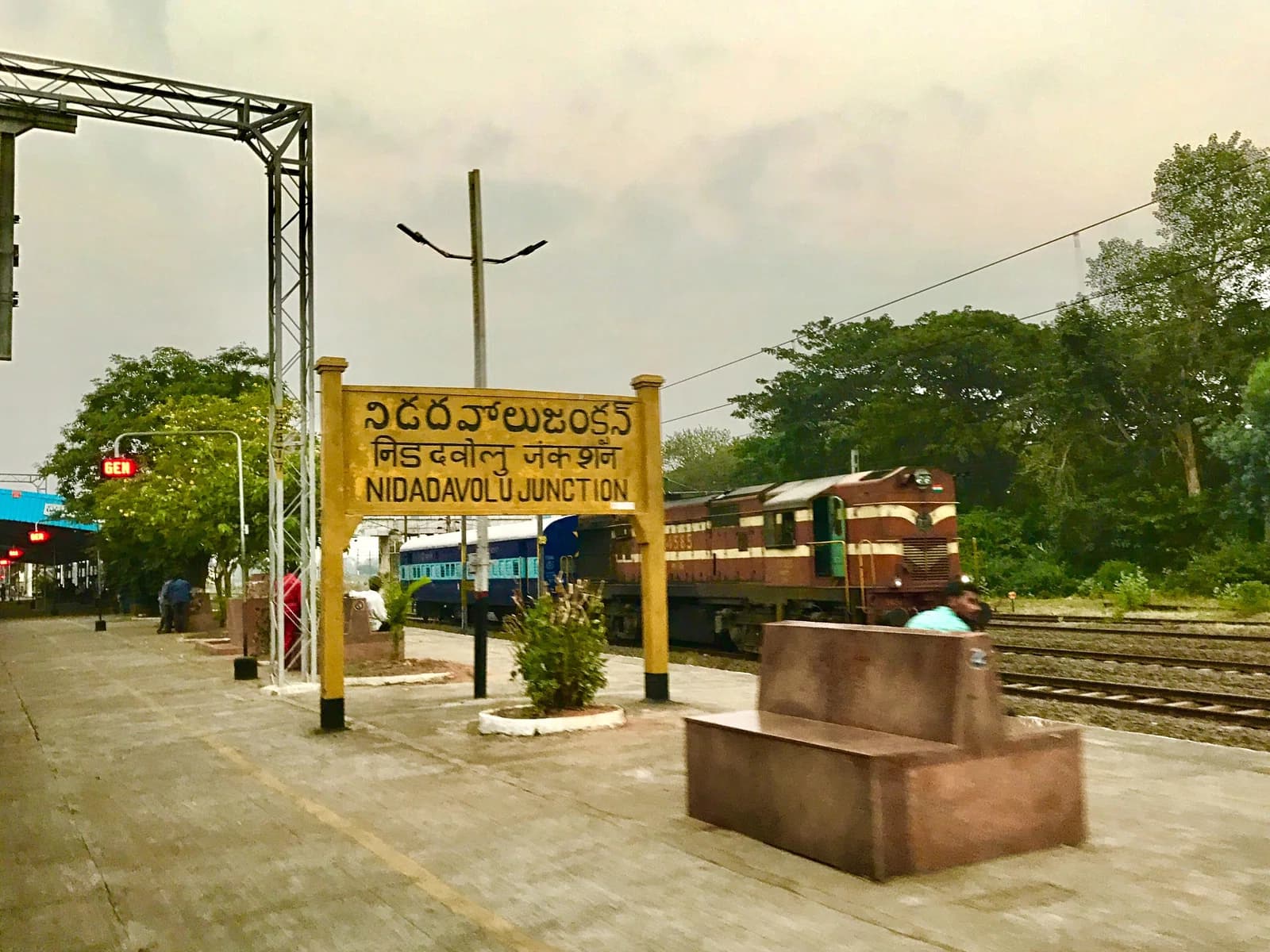 Nidadavole