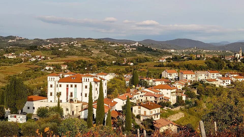 Dobrovo