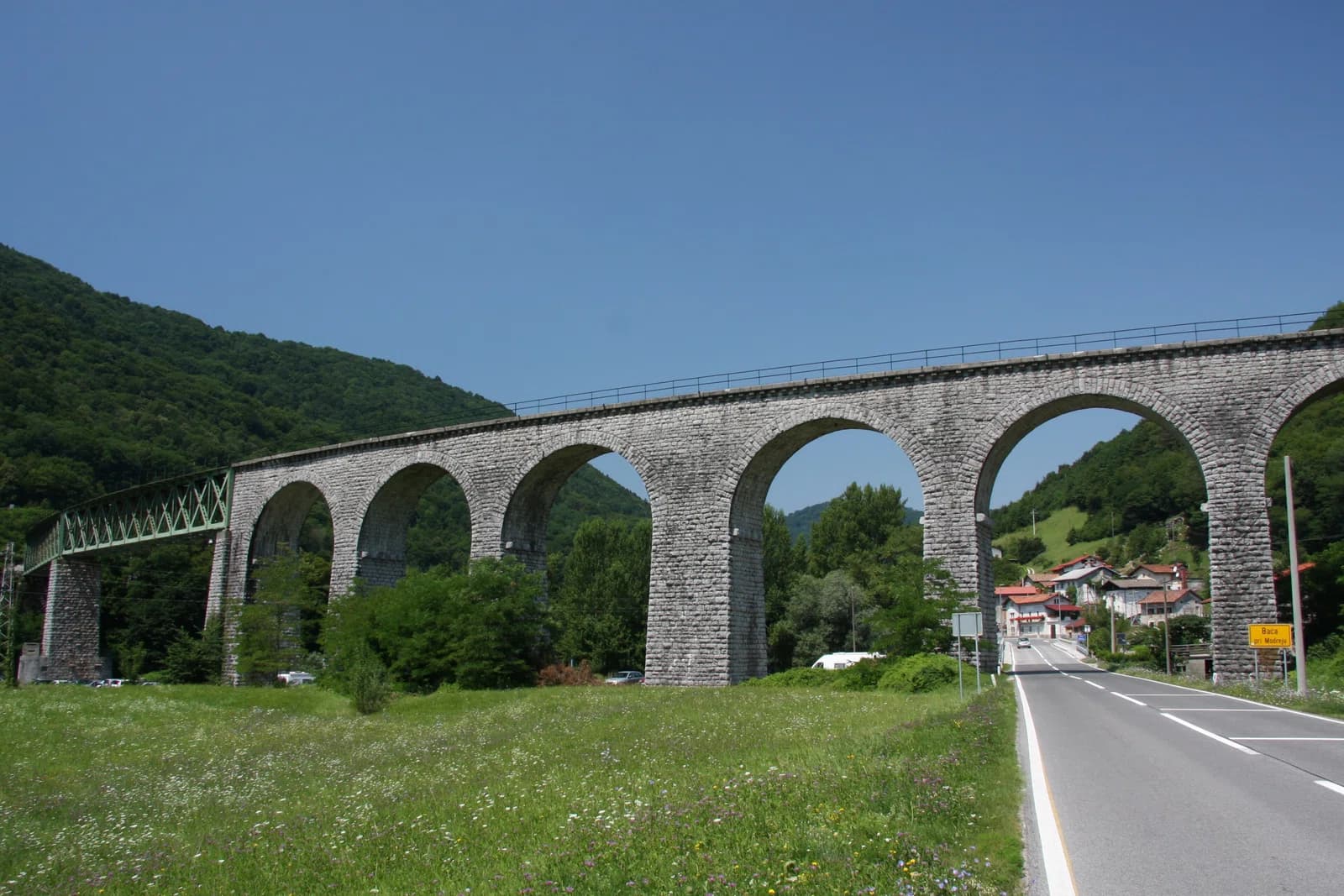 Bača pri Modreju