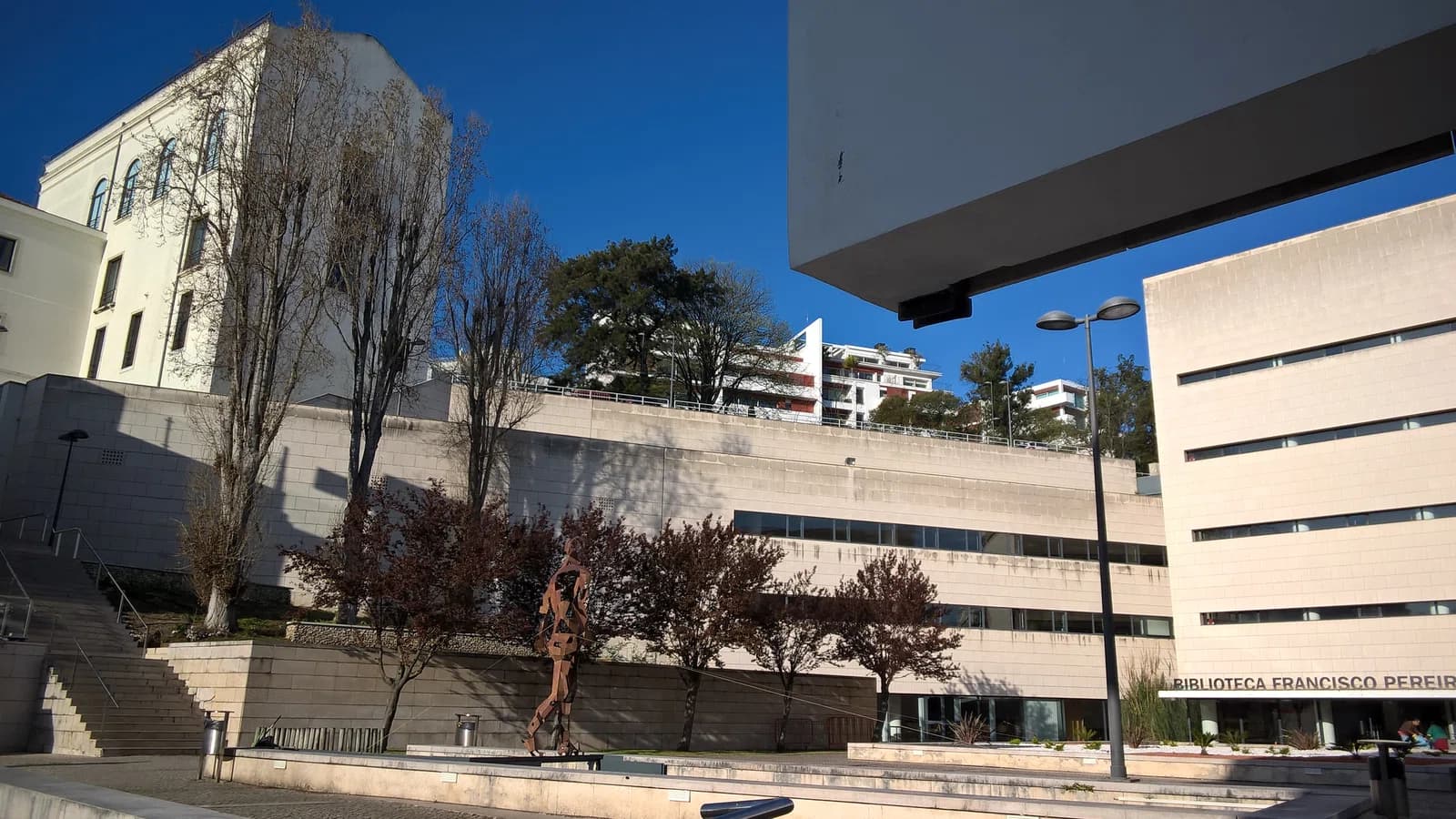 Lisbon School of Economics and Management