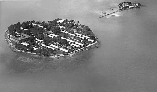 Onrust Island