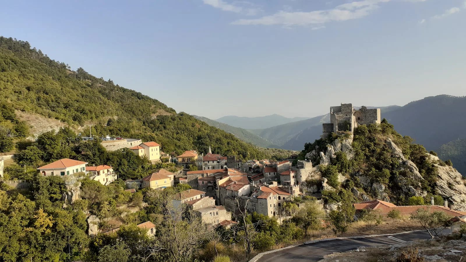 Castelvecchio di Rocca Barbena
