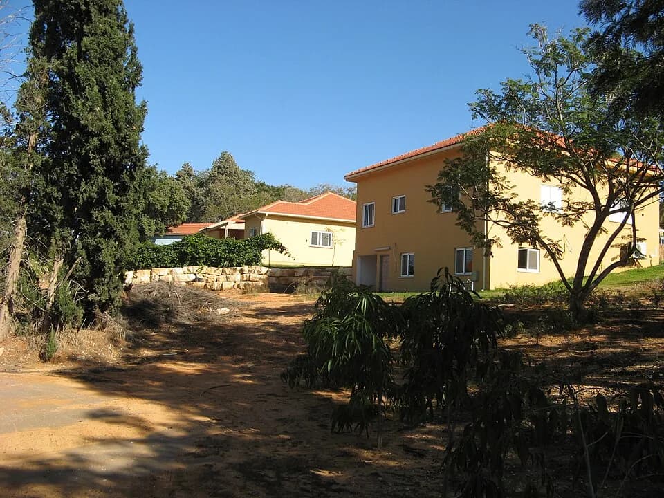 Kfar Pines