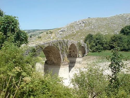 Bratač