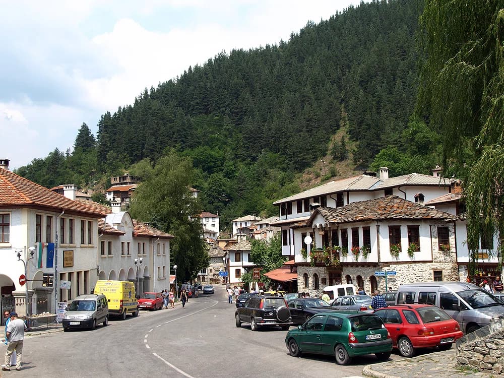 Shiroka laka (village)