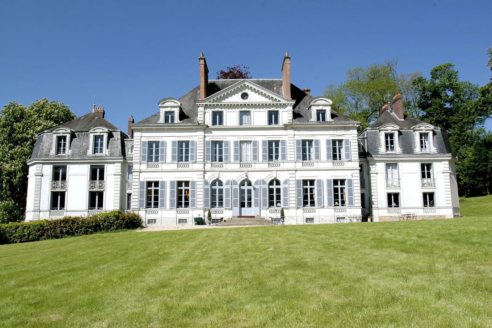 Crécy-la-Chapelle Castle