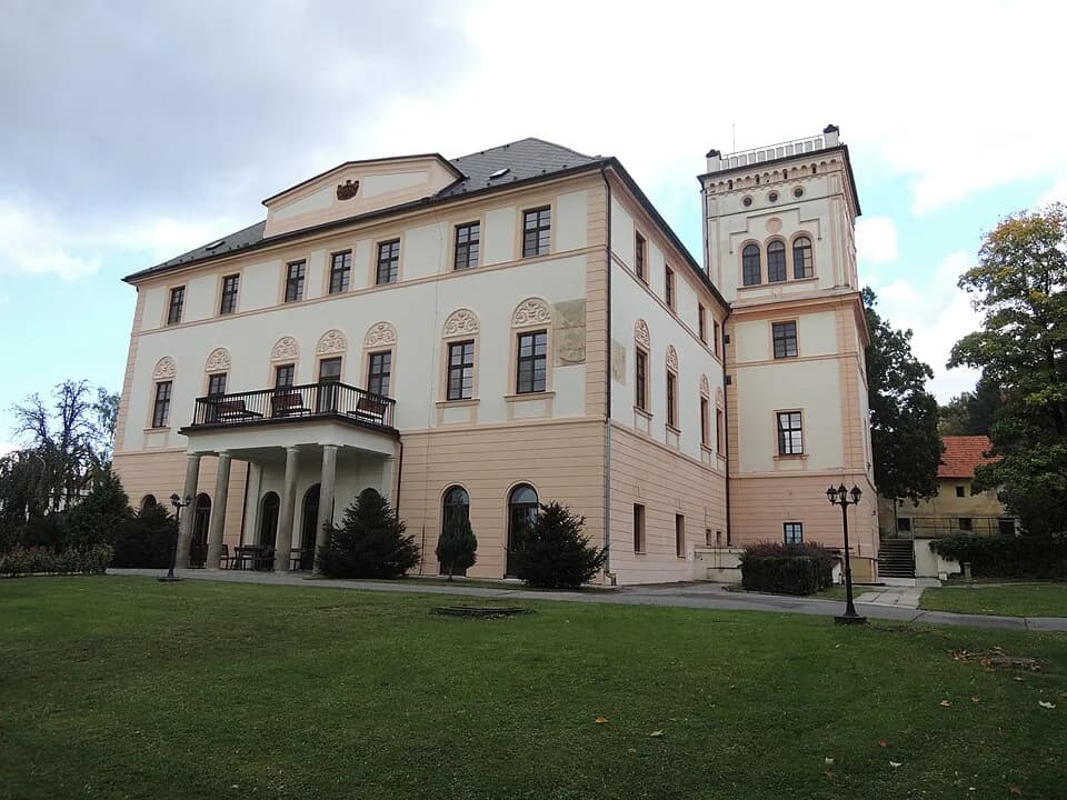 Pyšely Castle