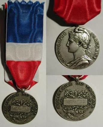 Honour medal for work service