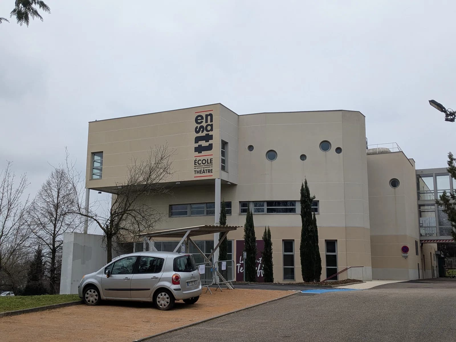 École nationale supérieure des arts et techniques du théâtre