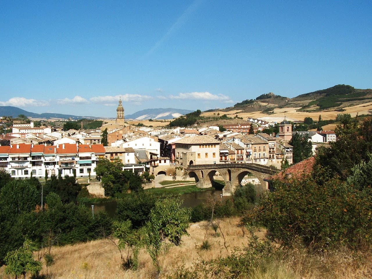 Puente La Reina – Gares