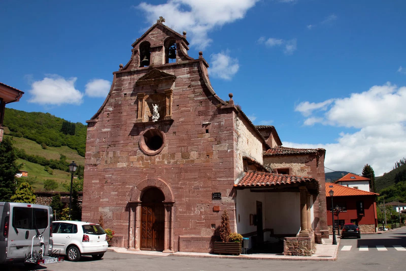 Tuña
