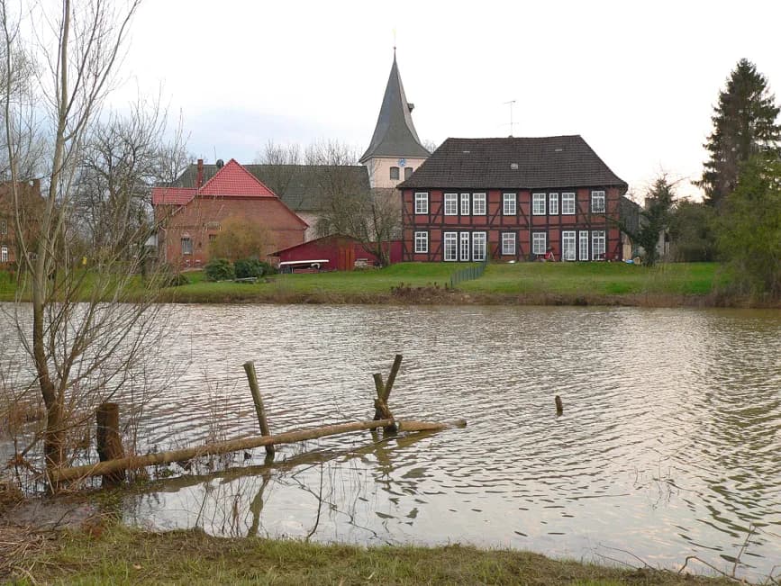 Ahlden
