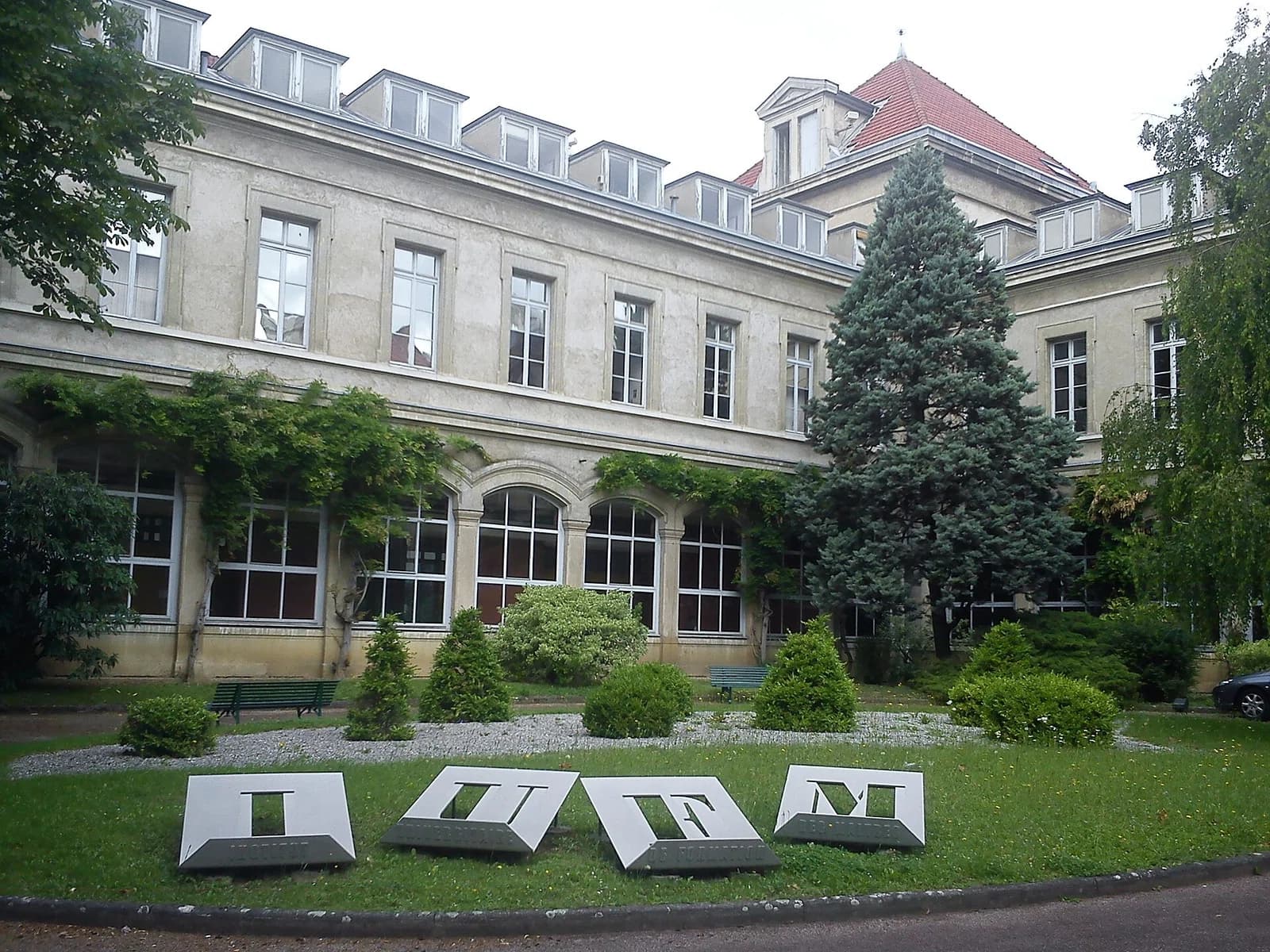 Claude Bernard University Lyon 1