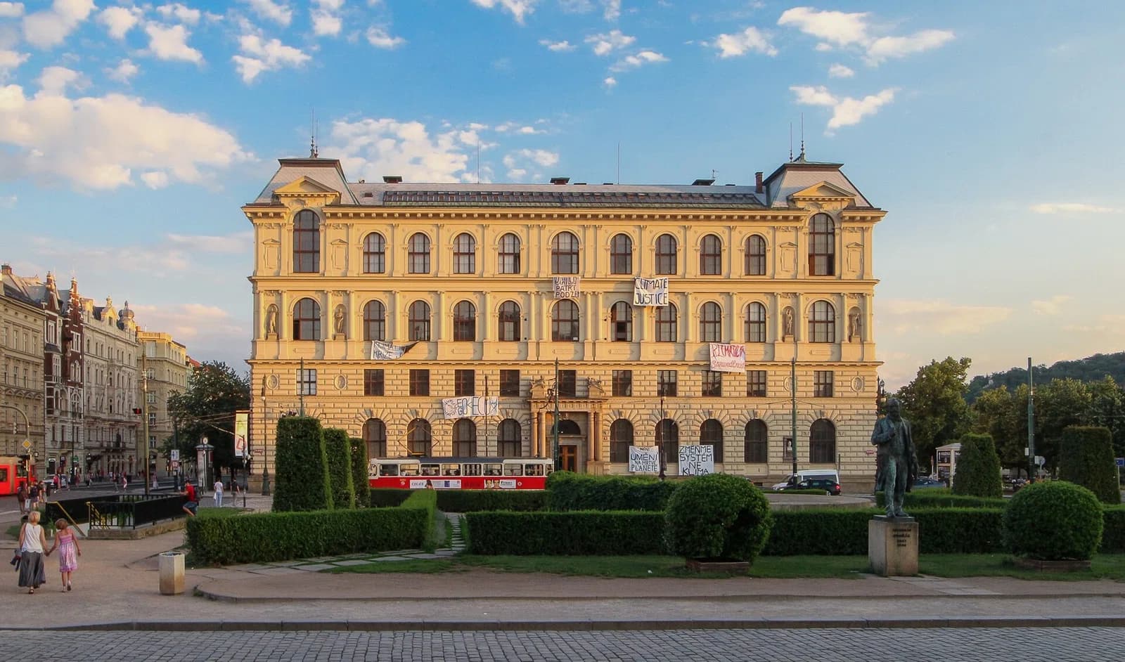 Akademie für Kunst, Architektur und Design Prag
