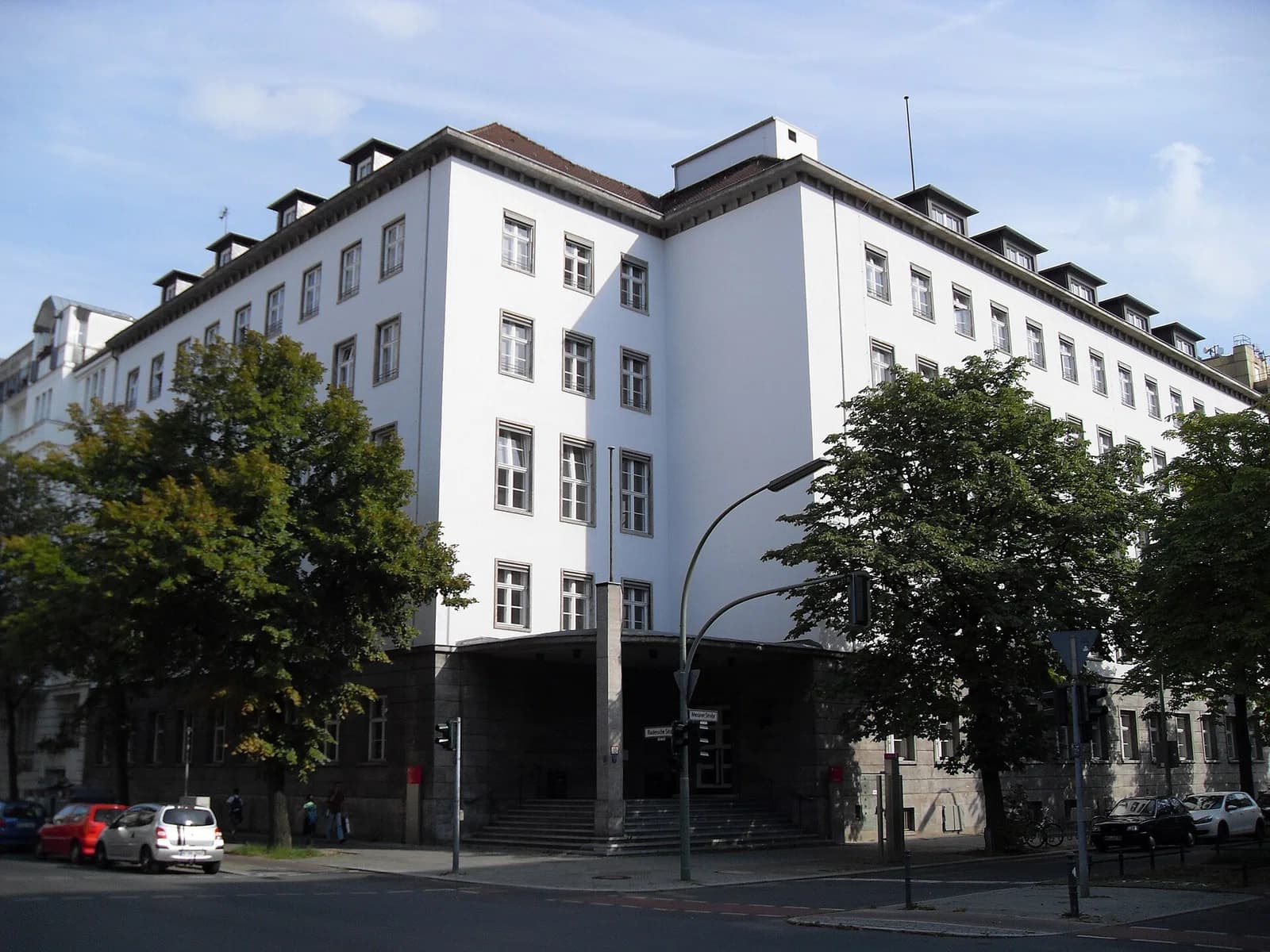 Berlin School of Economics and Law