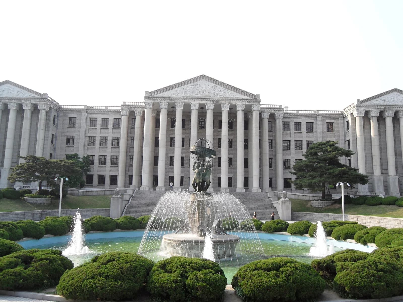 Kyung Hee University