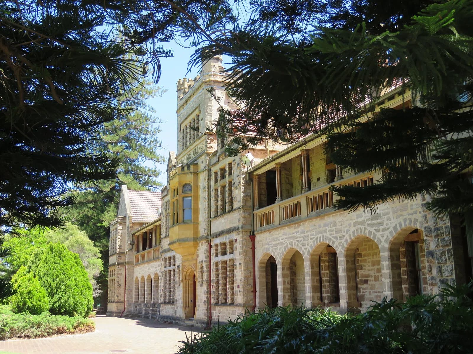 Claremont Teachers College