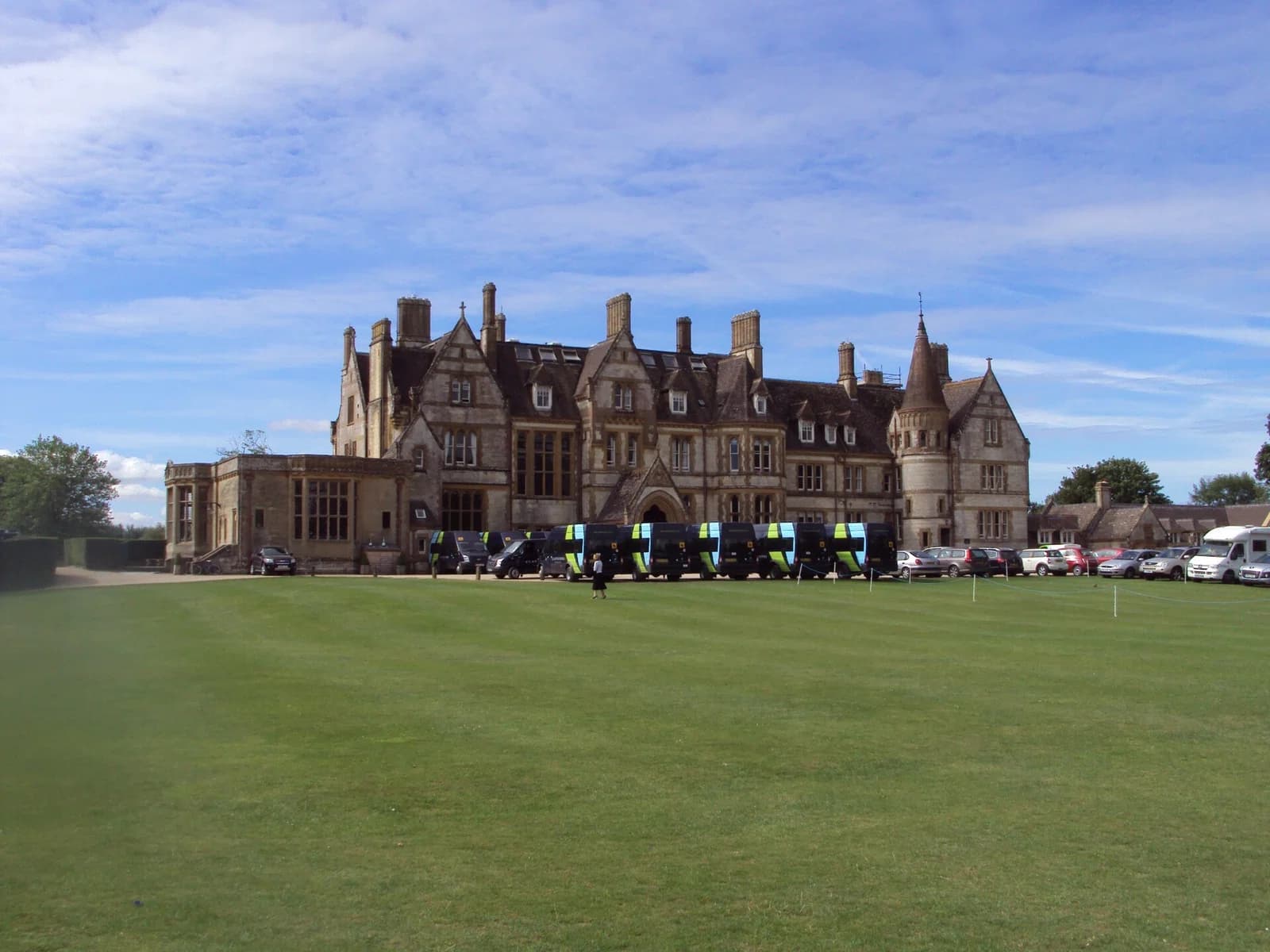 Clayesmore School