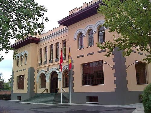 Instituto Isabel la Católica, Madrid