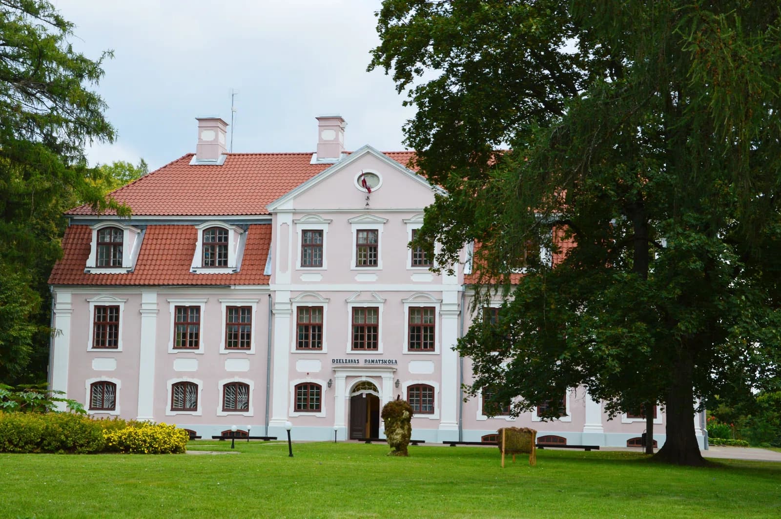 Dzelzava