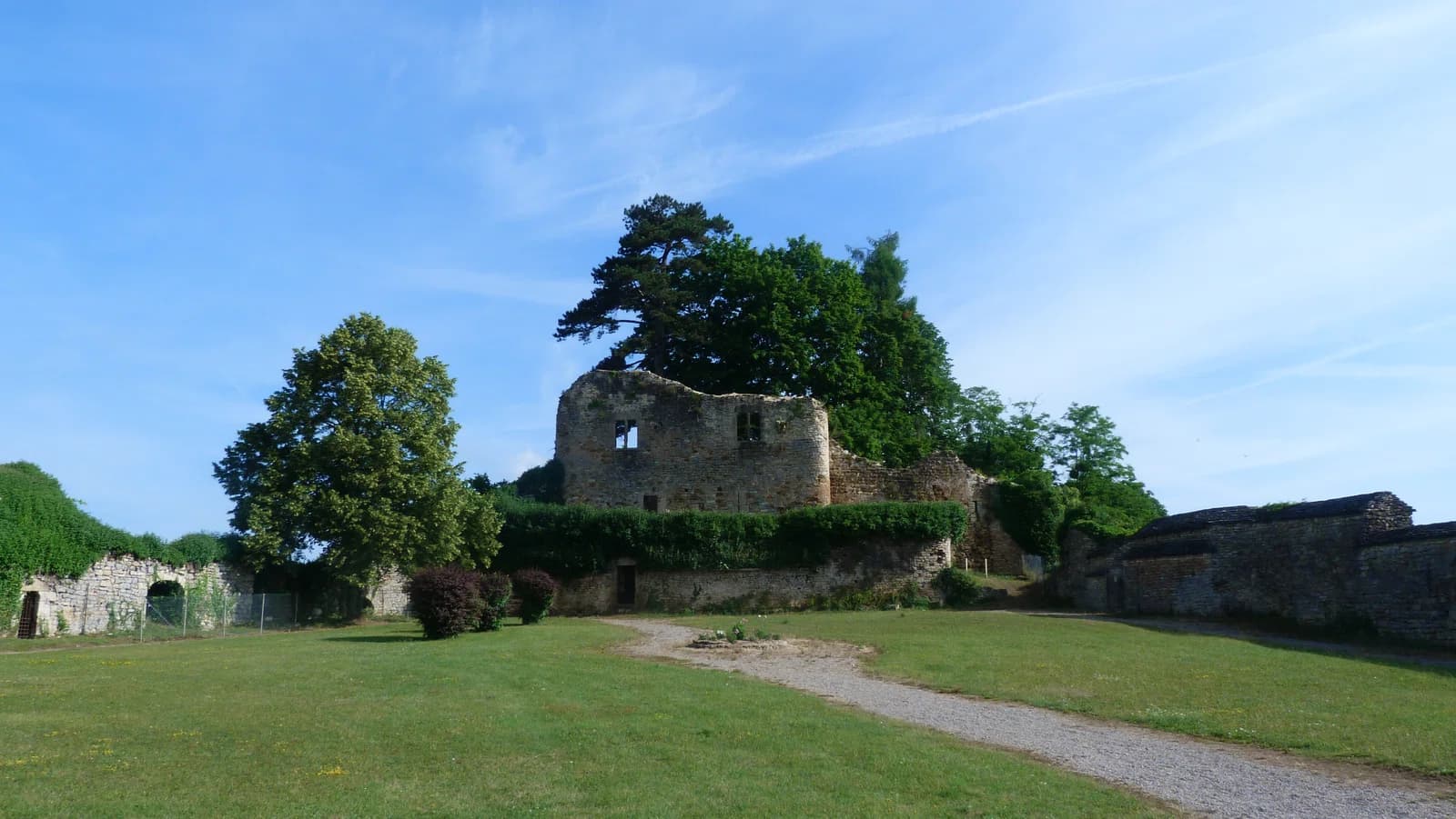 Moulins-Engilbert