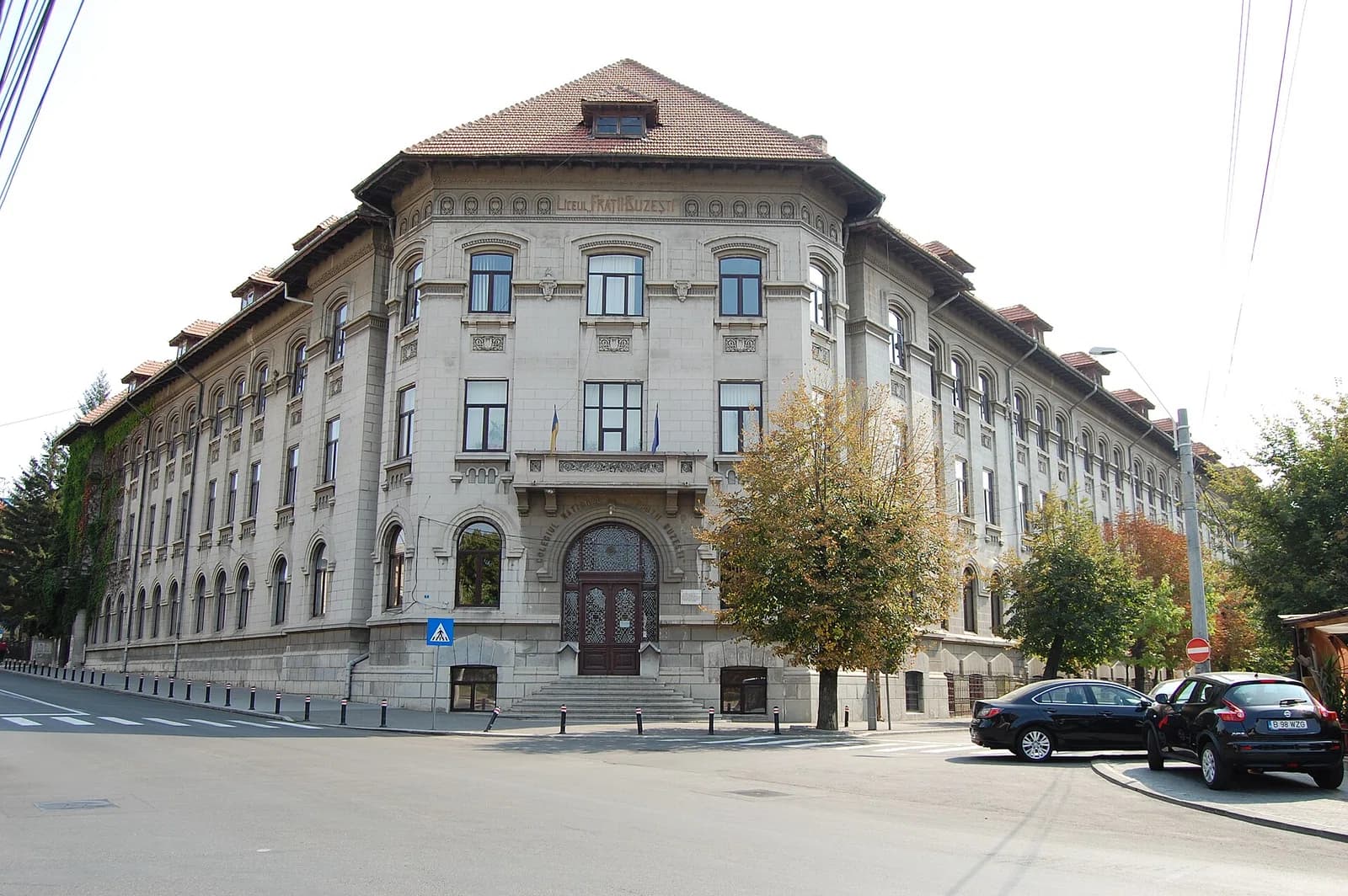 Fraţii Buzeşti National College