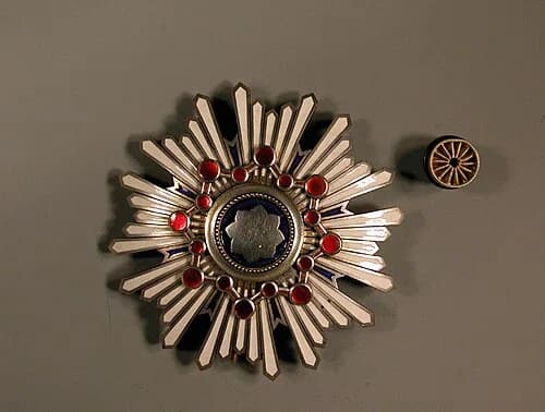Order of the Sacred Treasure, 2nd Class