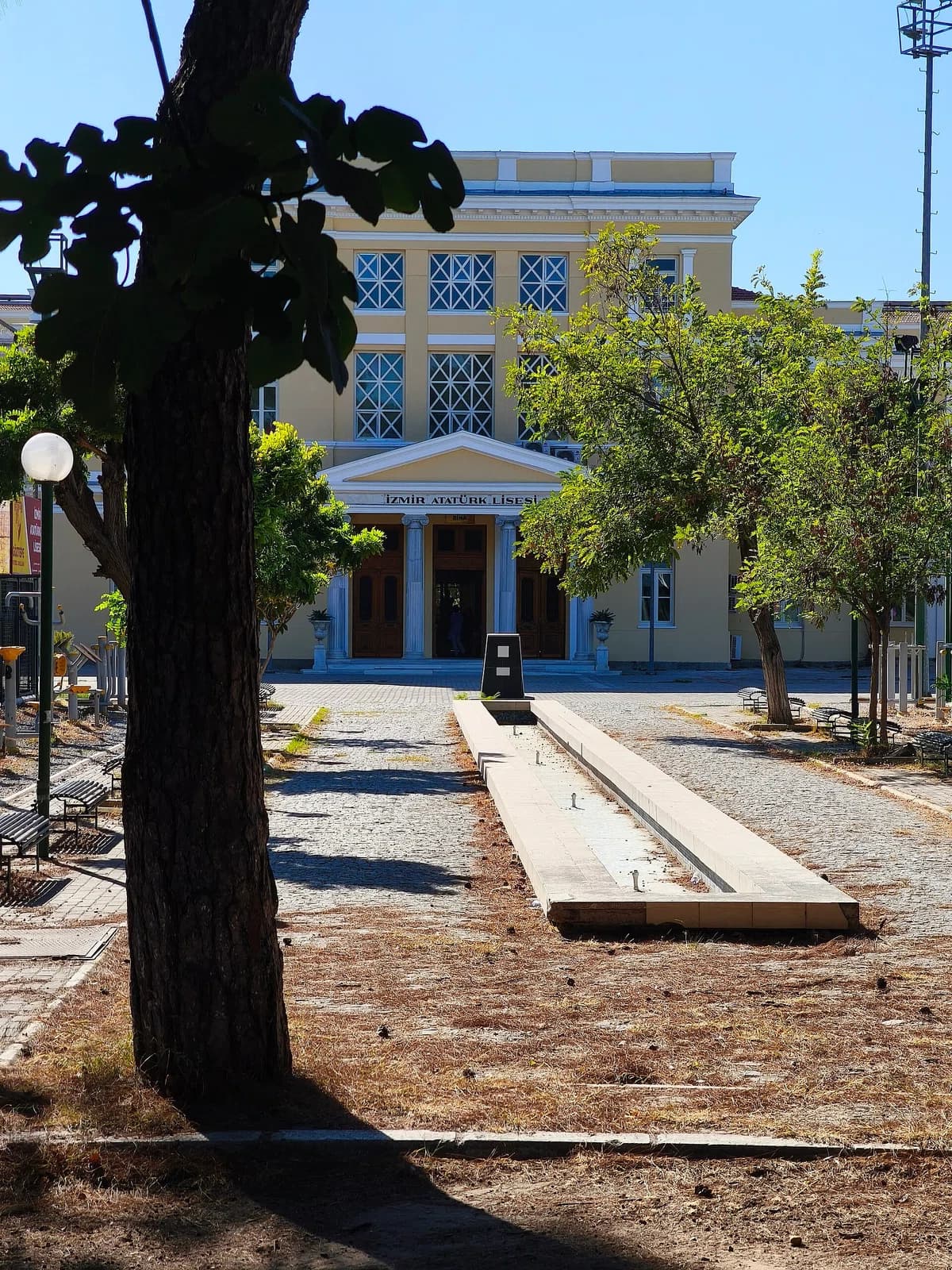 İzmir Atatürk High School