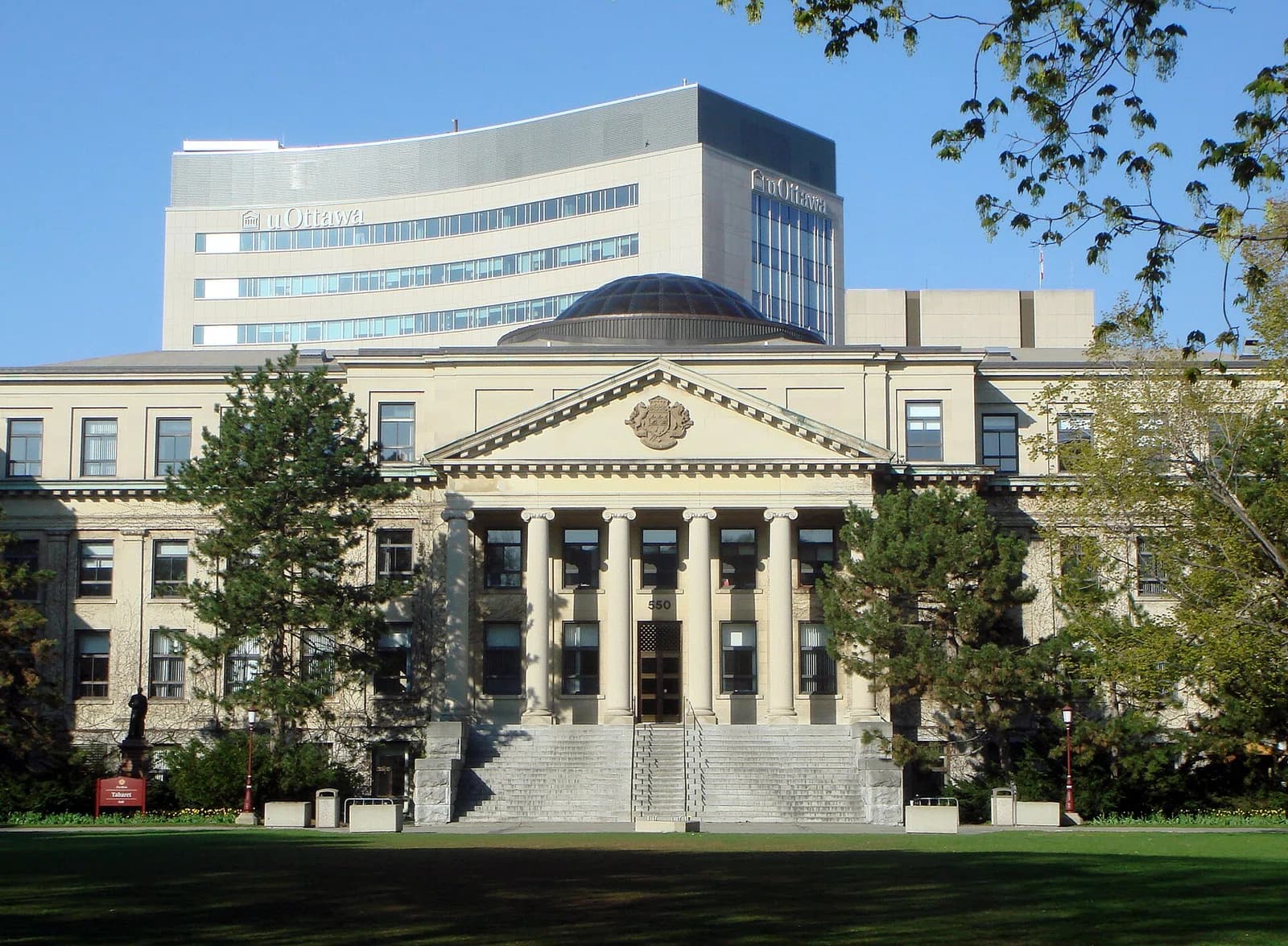 Universität Ottawa
