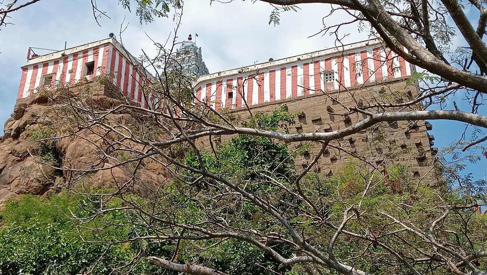 Tirukalukundram