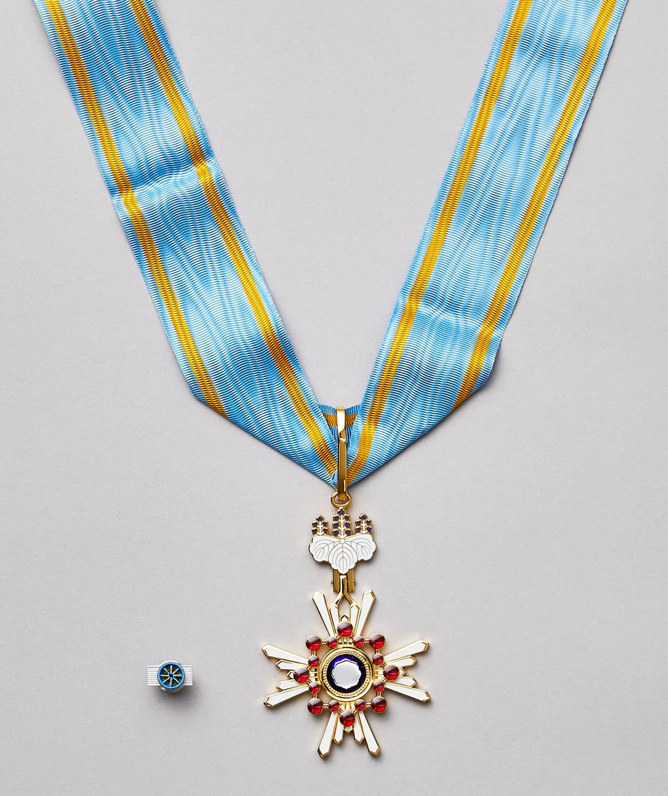 The Order of the Sacred Treasure, Gold Rays with Neck Ribbon