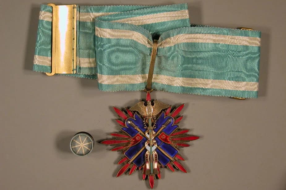Order of the Golden Kite, 3rd Class