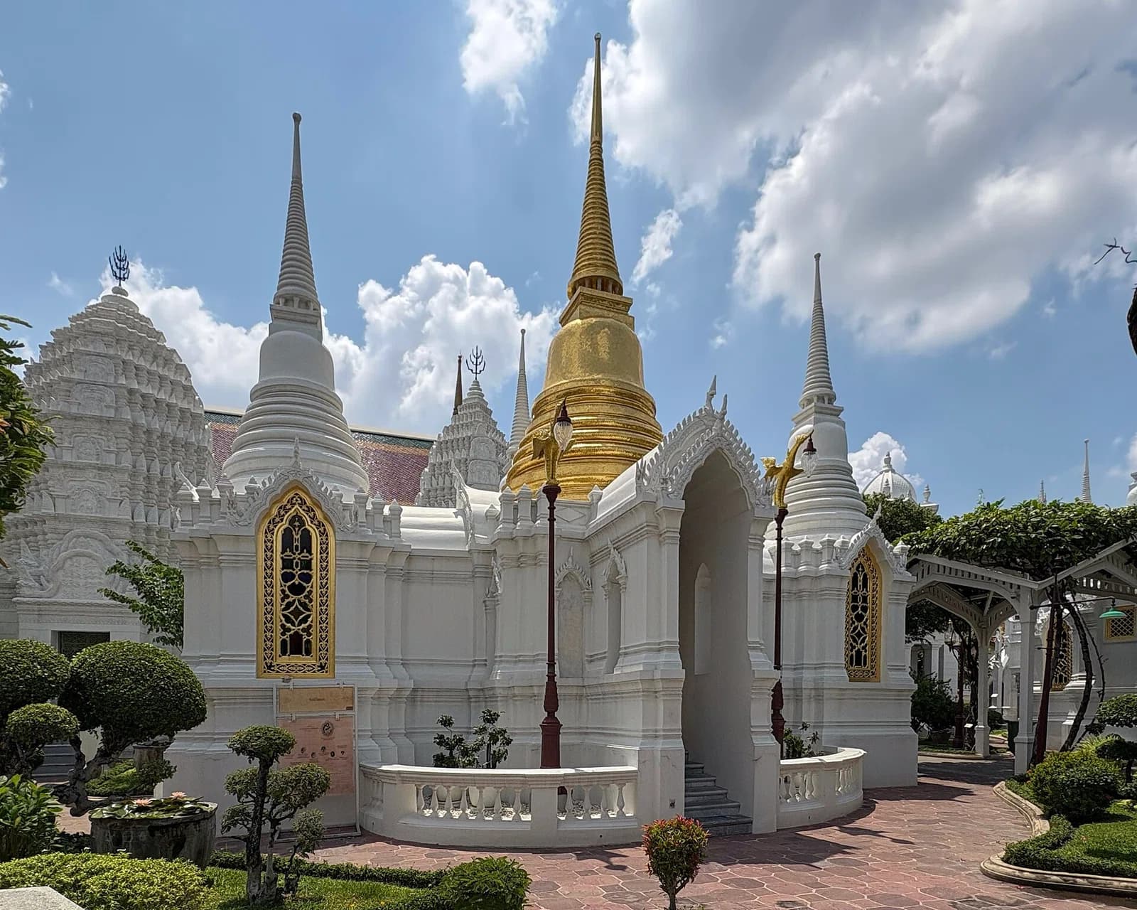 Wat Ratchabophit Royal Cemetery