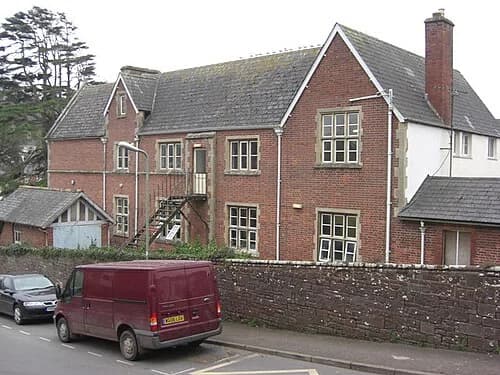Queen Elizabeth's Grammar School, Crediton