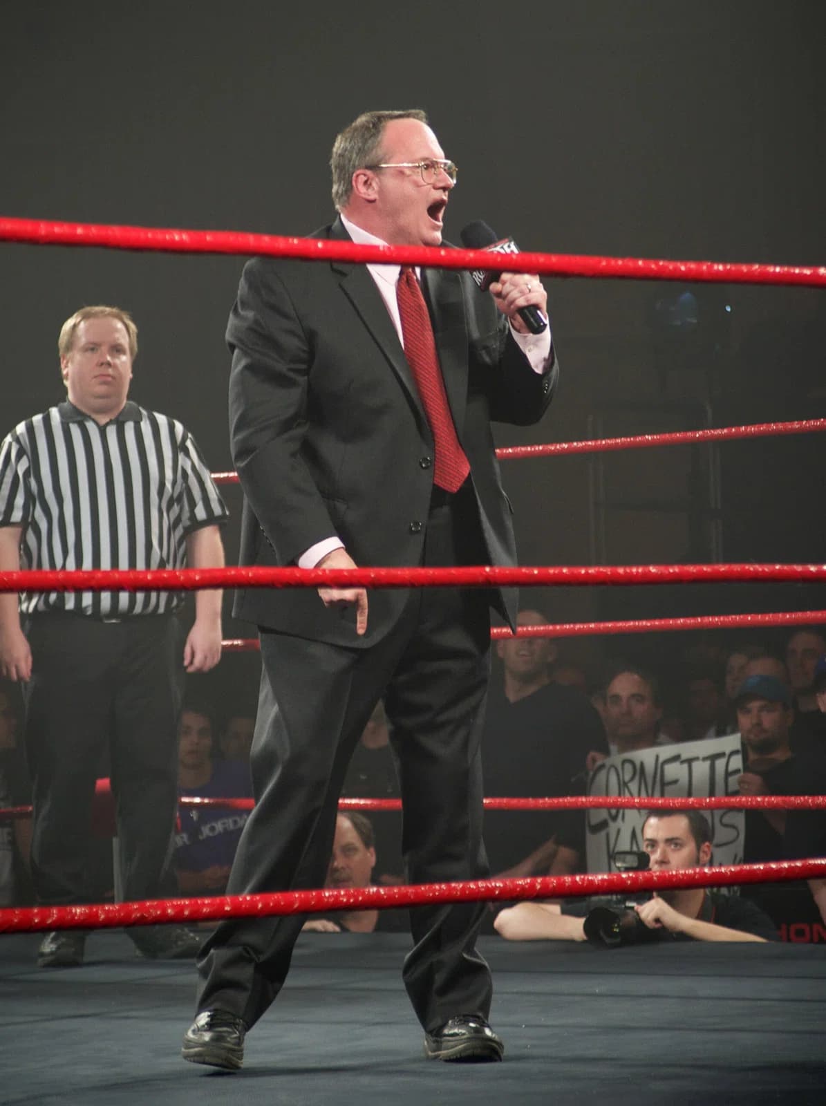 ring announcer