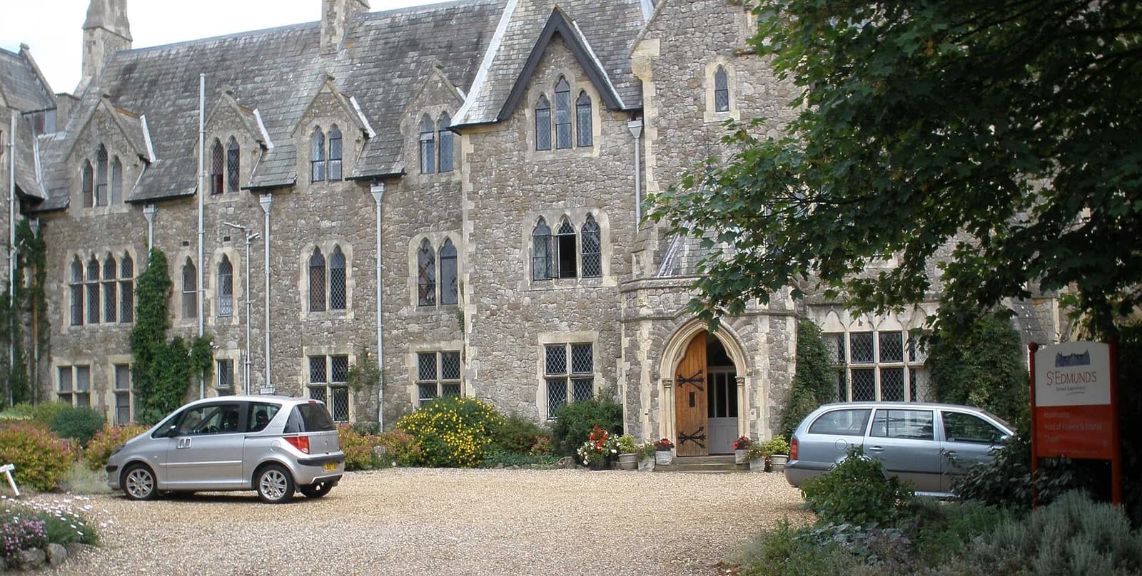 St Edmund's School