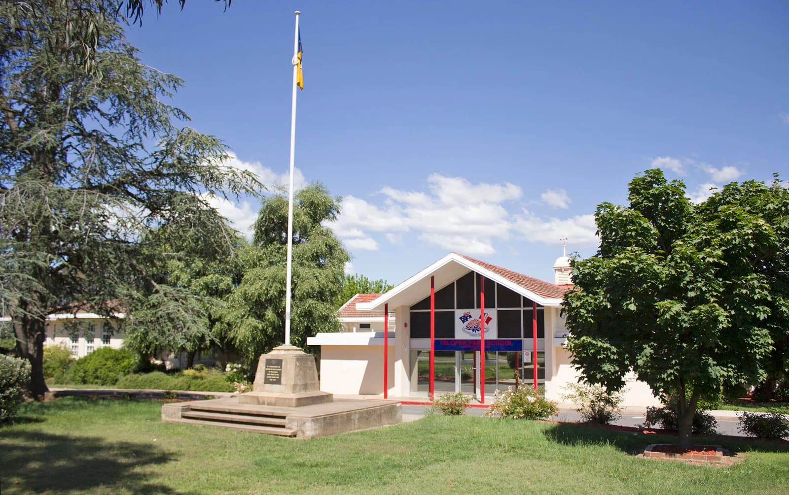 Telopea Park School