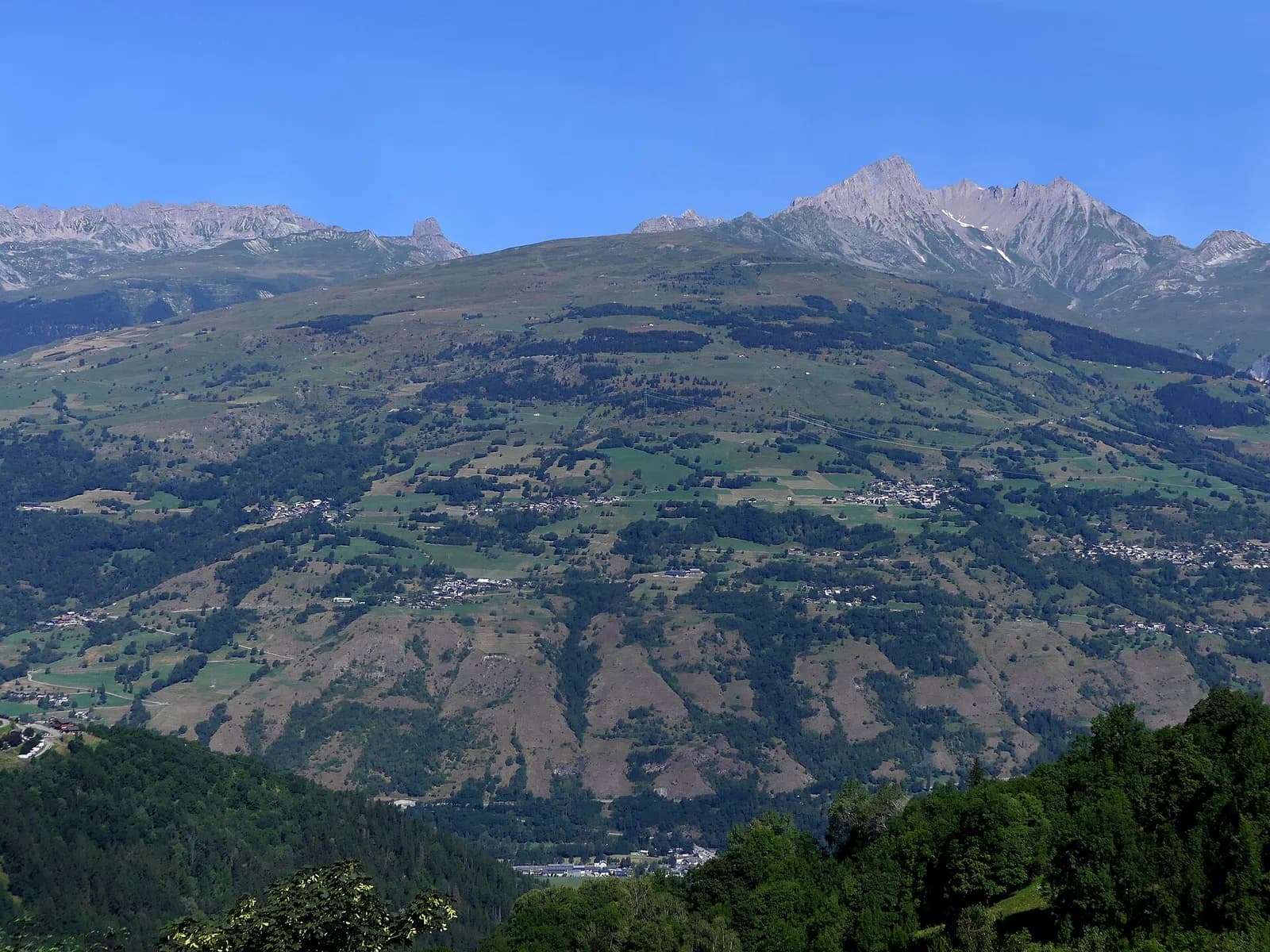 Les Chapelles