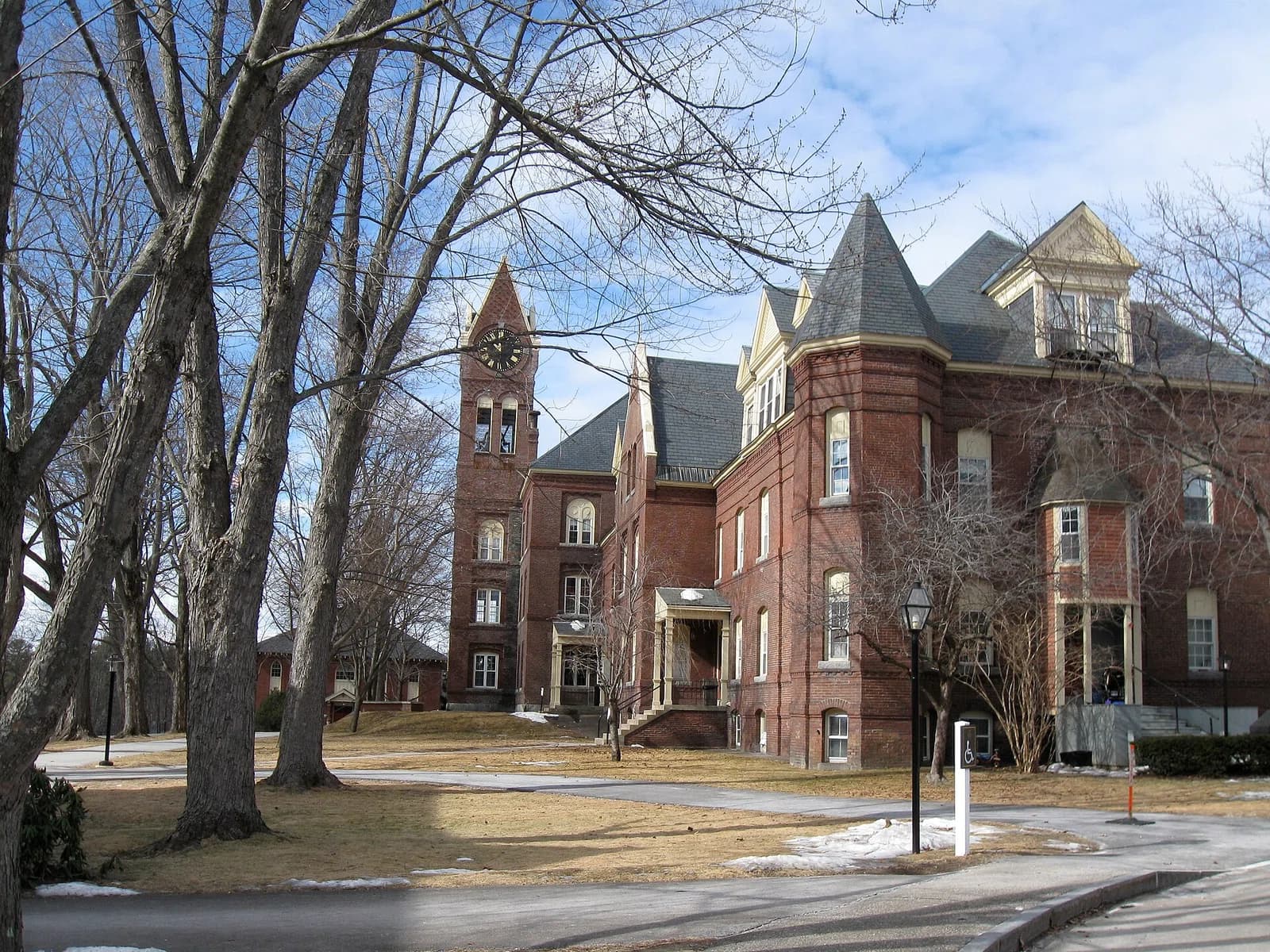 Tilton School