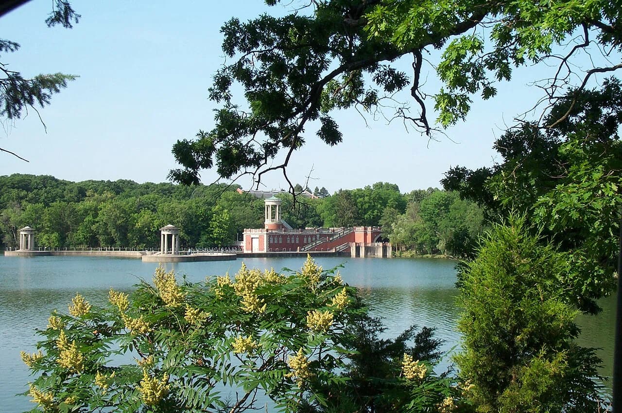 University of Saint Mary of the Lake