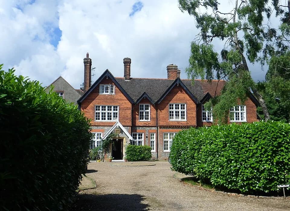 Walton on the Hill