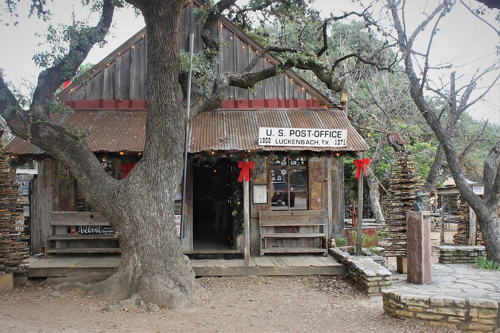 Luckenbach