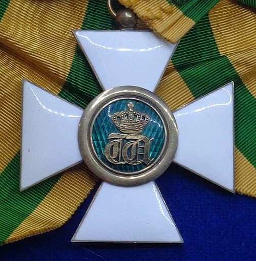 Order of the Oak Crown