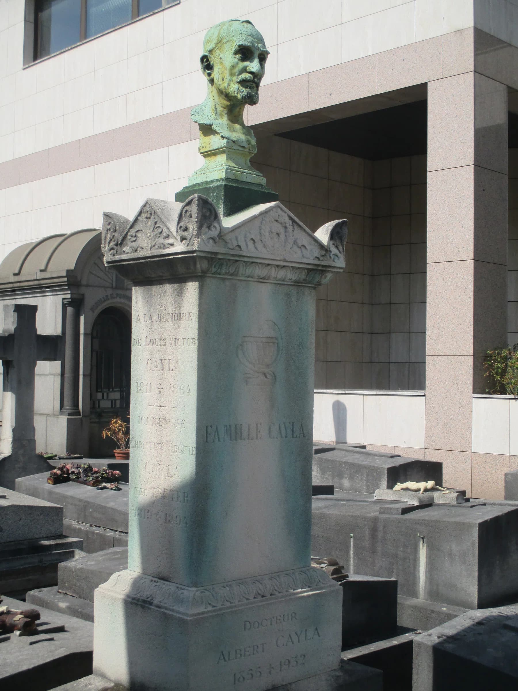 Neuilly-sur-Seine Old Communal Cemetery