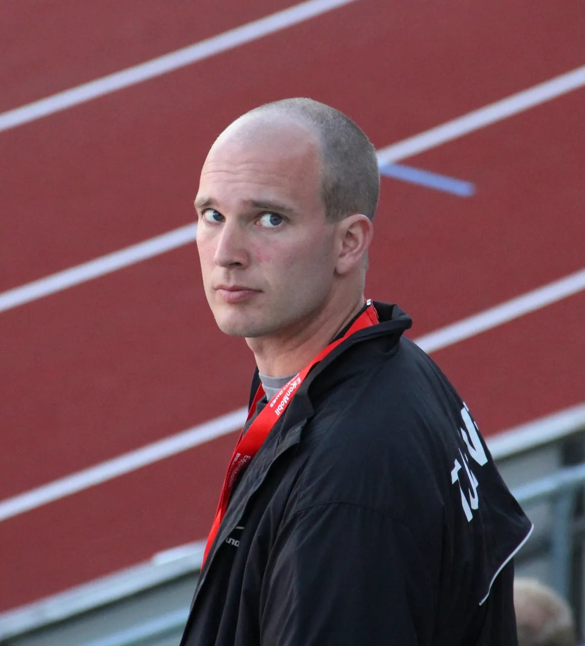 Porträt von Atle McAdam (1977–2026) – Gedenkseite